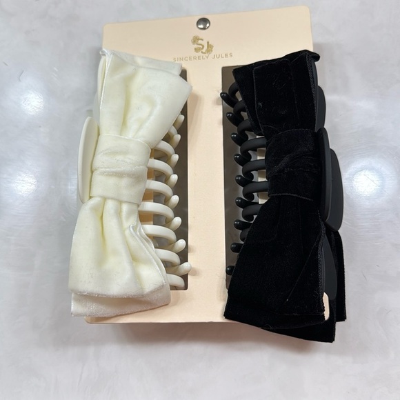 Sincerly Jules Accessories - Sincerely Jules Velvet Bow Claw Clips NIP